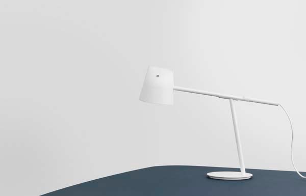 Normann Copenhagen Momento bordlampe, hvid - H: 44 cm. - Bahne
